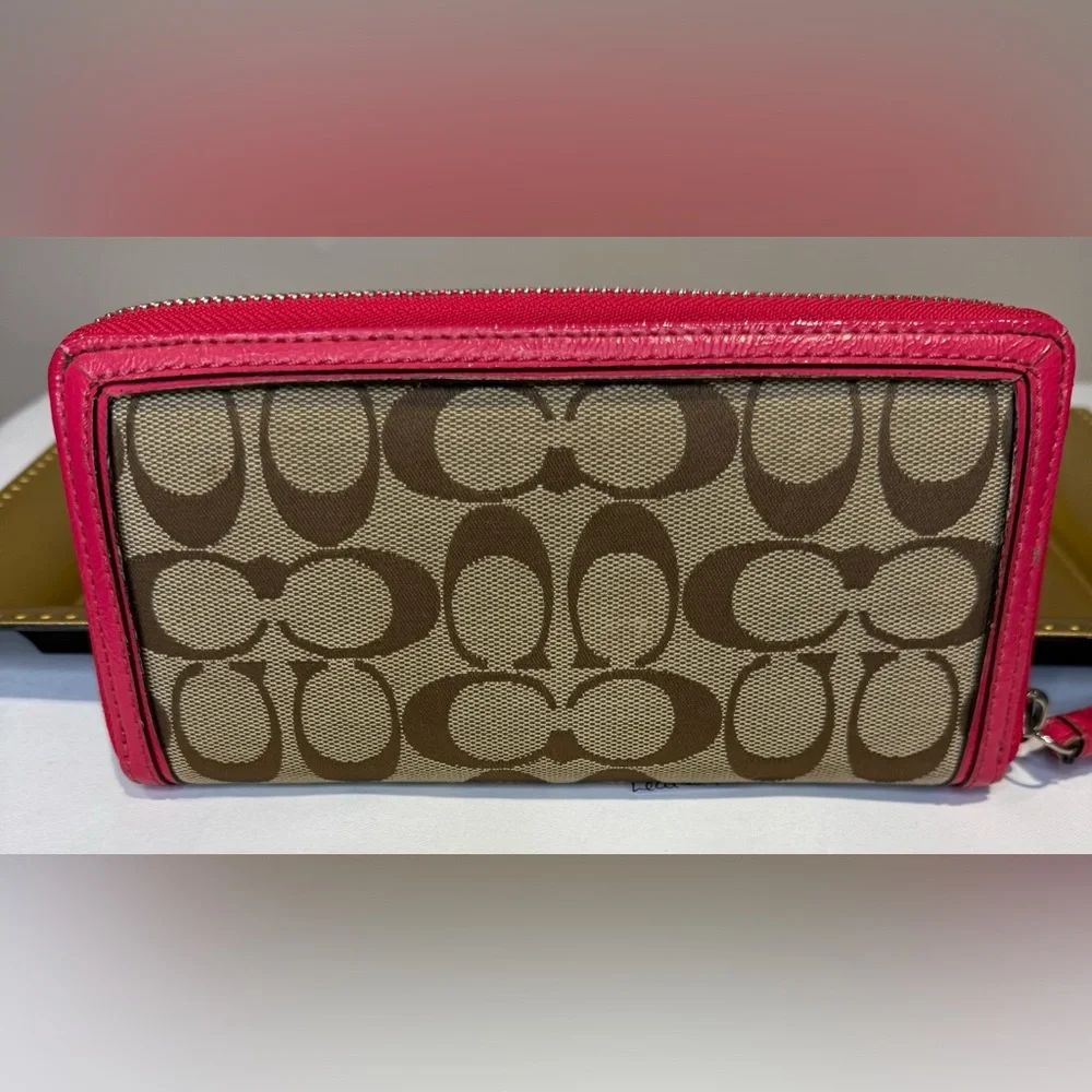 Coach Lg Wallet Full Zip Brown Jaquard and Pink Leather trim Gorgeous Interior - Picture 3 of 8